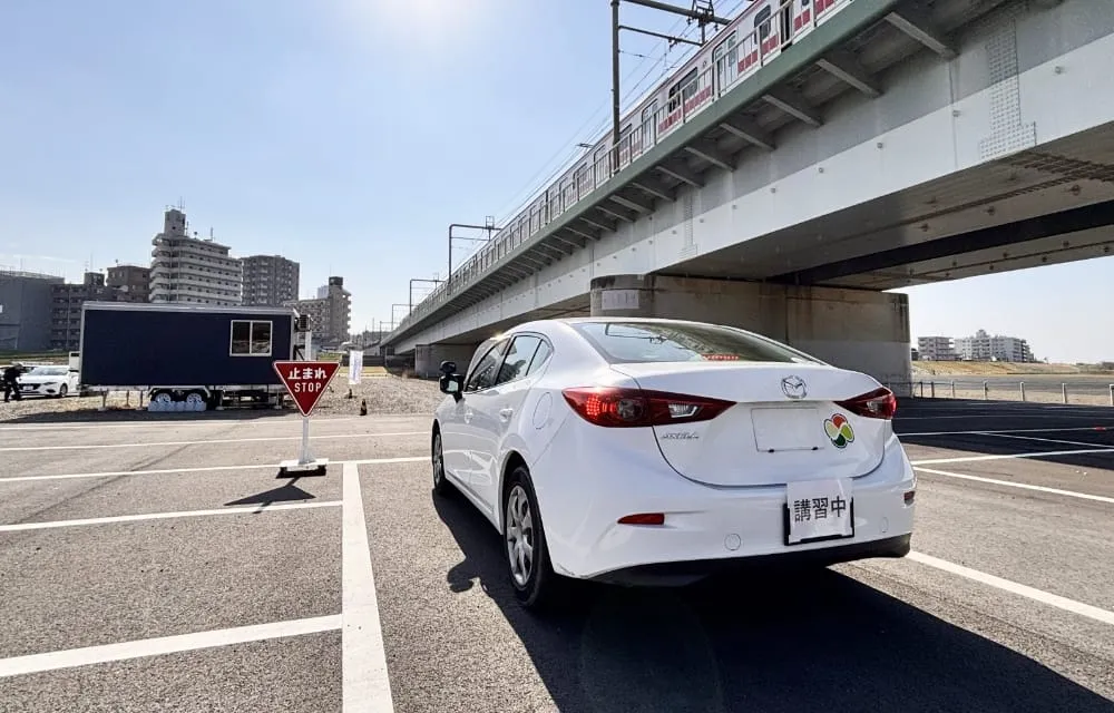 専用コースでの実車走行の様子